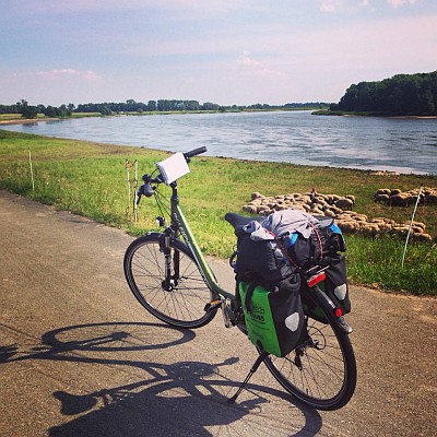 Fahrrad am Fluss